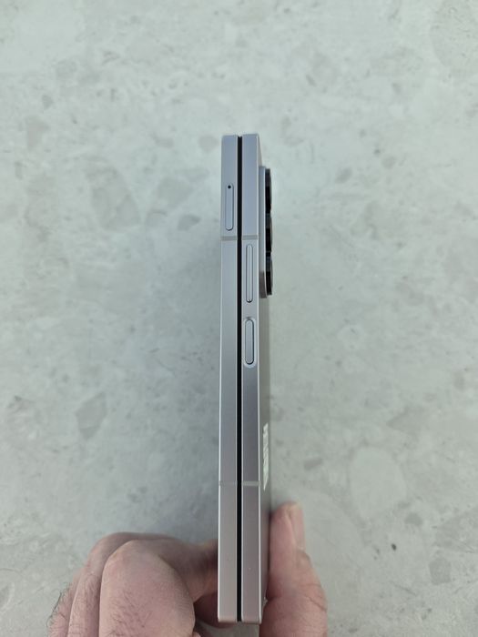 Samsung Z Fold 6 смартфон (Титан)