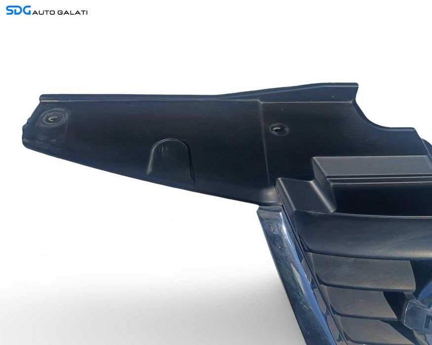 Grila Centrala cu Sigla Emblema Bara Spoiler Fata Nissan Juke F15 2010 - 2019 Cod 62070-1KA6A [A0769]
