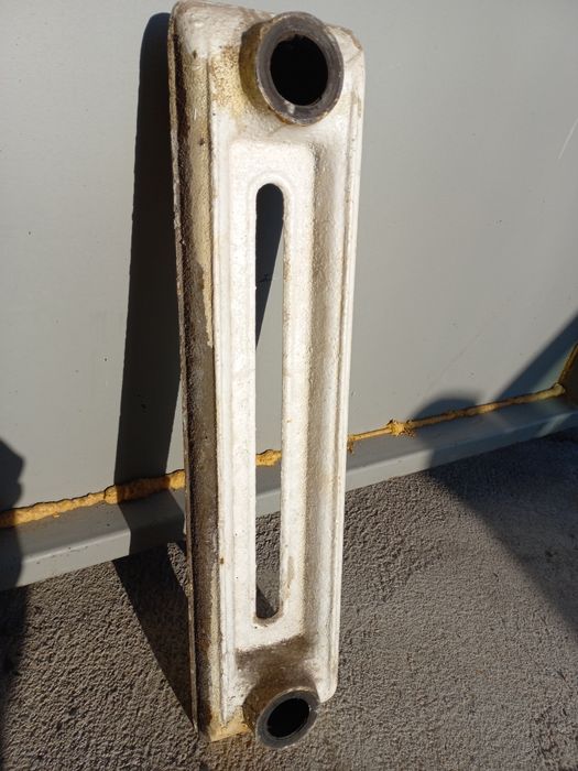 Продам одну секцию батареи