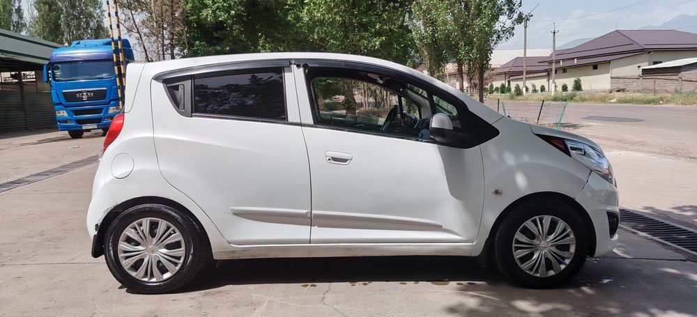 Spark sotiladi. 2020 optima plus 2 pozitsiya.