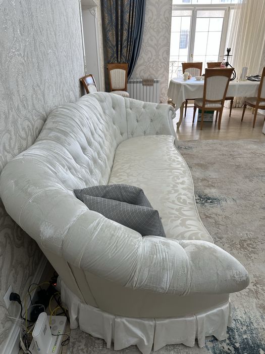 Диван и два креса