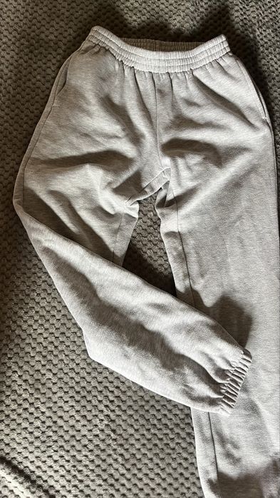 Разчистване на гардероб-елеци якета и др.