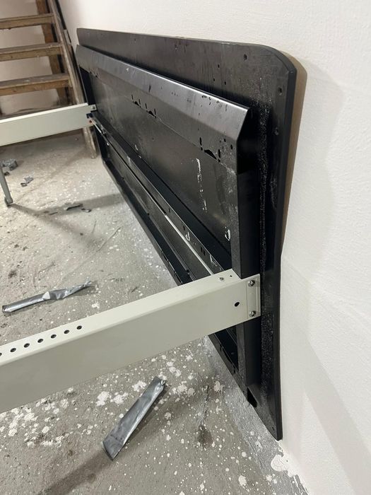 Masa de birou din textolit cu picioare reglabile