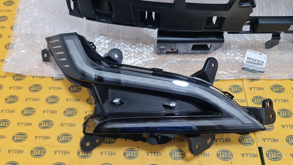 Grila masca radiator trager far led proiector Renault Megane 5 V Etech