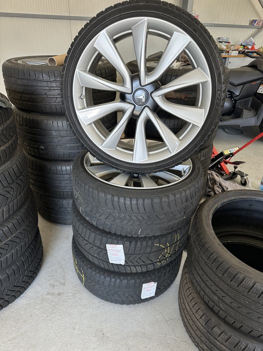 jante tesla model 3 performance anvelope 235 35 20