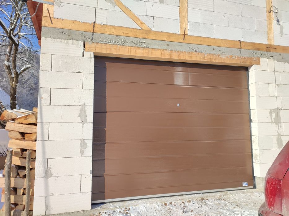 Usa de Garaj - singurul lucru în viața care se închide la timp