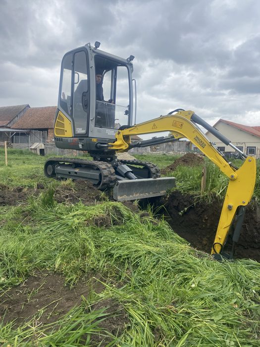 Inchiriez miniexcavator 2,6t. cu sau fara operator