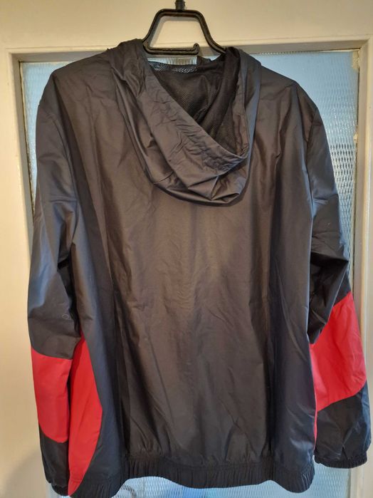 Hови  грейка на Милан, Ферари и яке PSG