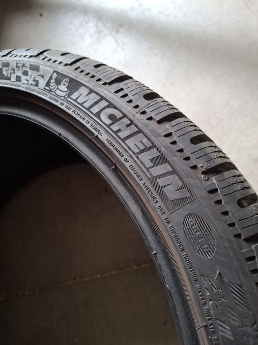 2 Anvelope de iarnă  245 35 r19 Michelin