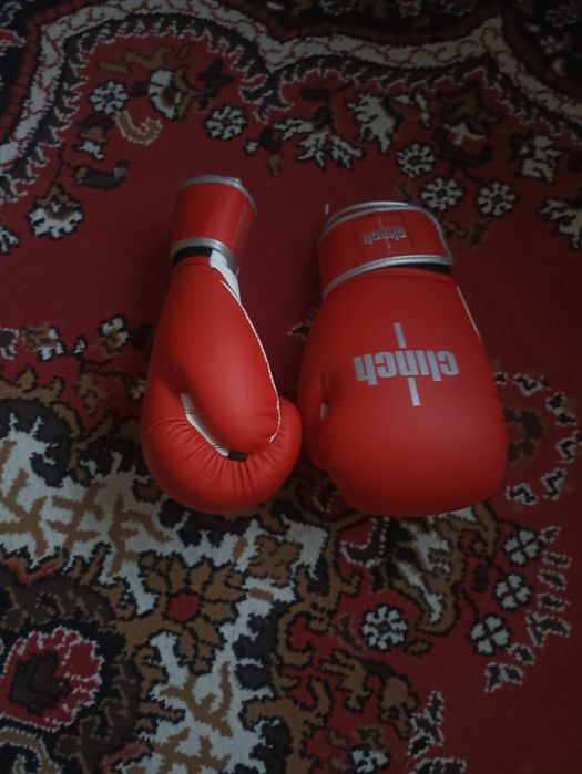 Бокс. Перчатки clinch 8.oz