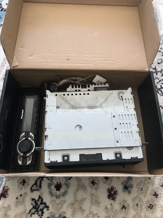 Магнитола Pioneer MVH-1400UB