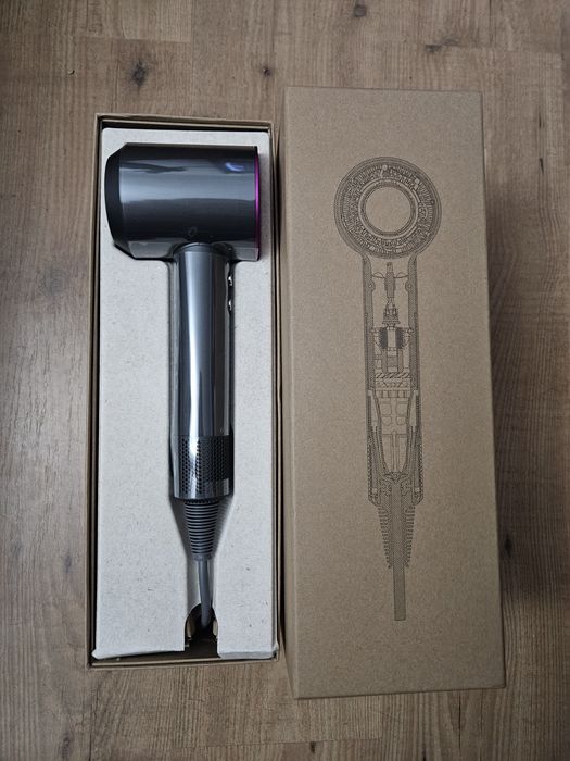 Uscator de par dyson hd 08