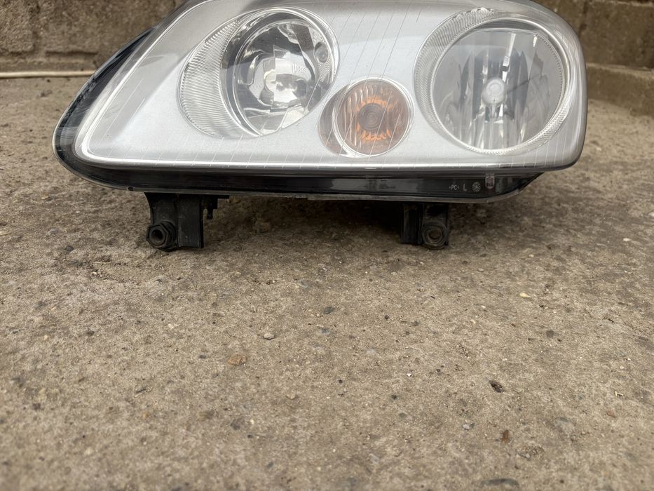 Фар за VW Touran I / Туаран 1 2003- 2006