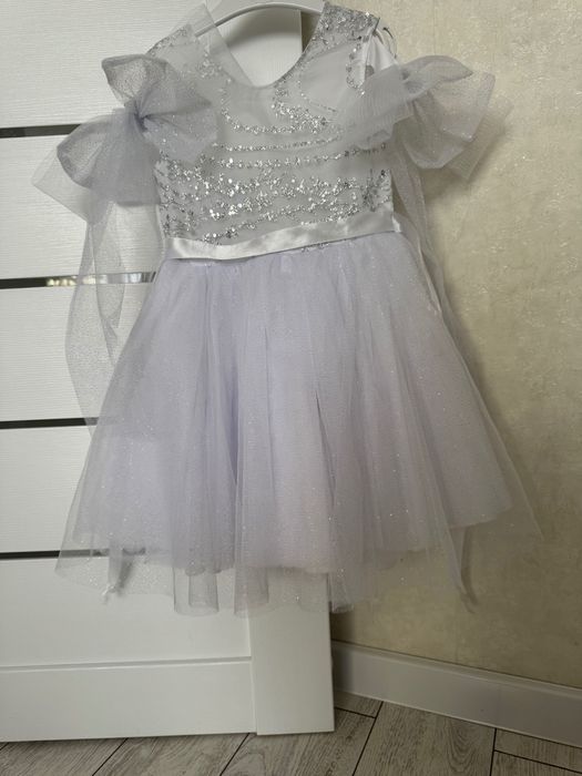 Продам платье , розовое, белое , синее