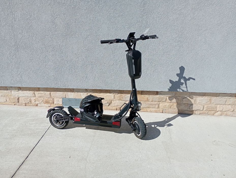 Trotinetă electrică Joyor S10-S Z Custom 2000W – 1500 km, viteză 82 km/h + CASCĂ & OCHELARI SILVIS ( Fac schimb și cu bike full suspension)