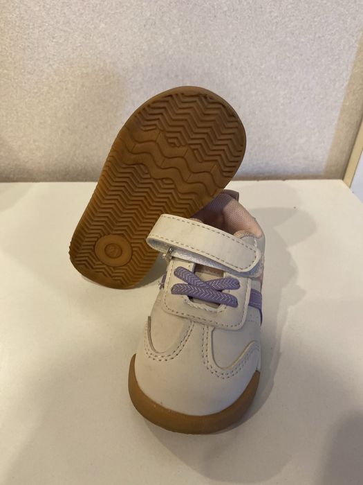 Продам детскую обувь