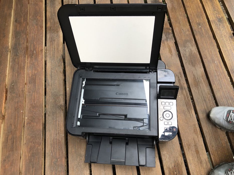 Цветен принтер Canon