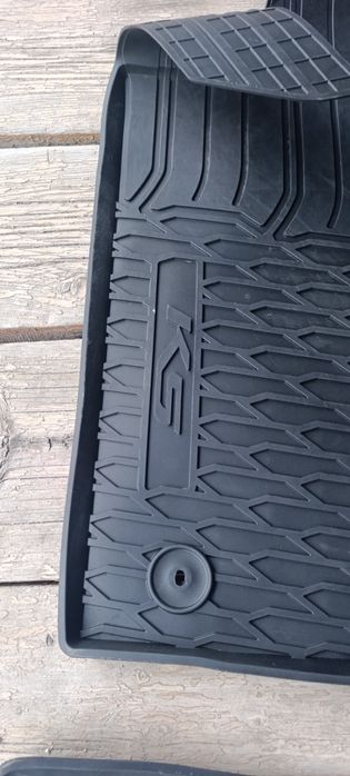 Продам полики на Киа К5