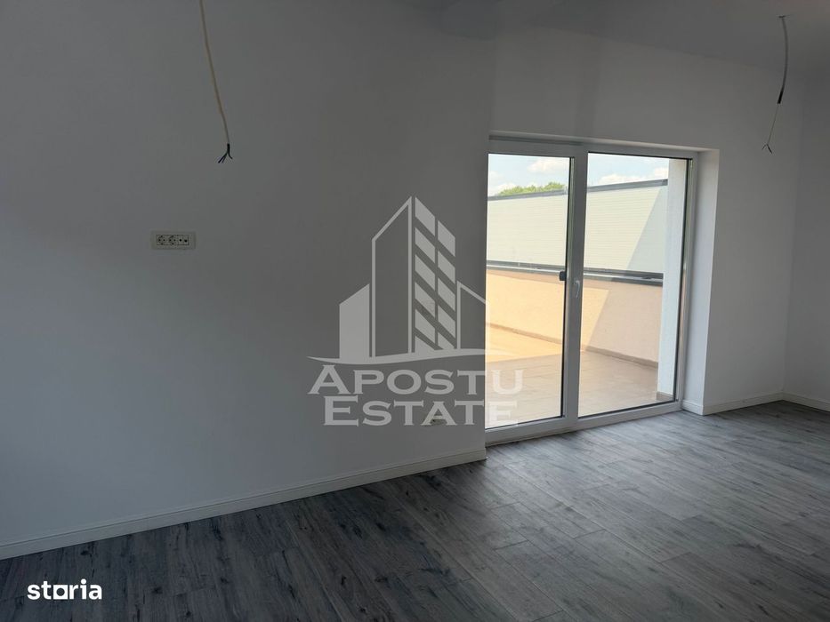 Duplex de vanzare cu 4 camere si 2 bai ,Ghiroda