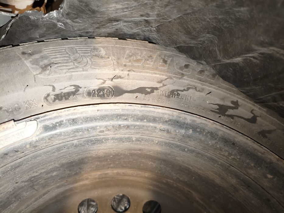 4 бр. зимни гуми Michelin 215/60/17 с джанти