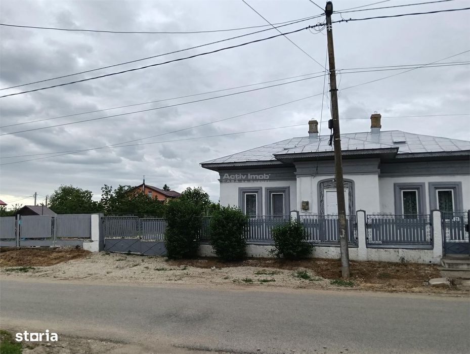 Casa individuala reconditionata partial-Teren 900 mp-Toate utilitatile