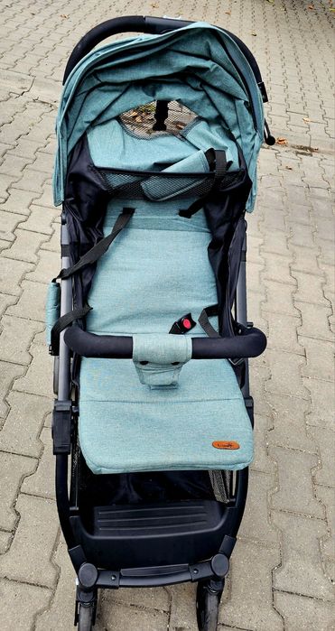 Cărucior tip troler