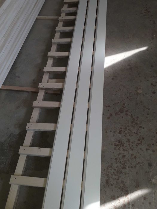 Plinta, balustrii, mana curenta  din lemn masiv de stejar, fag, tei