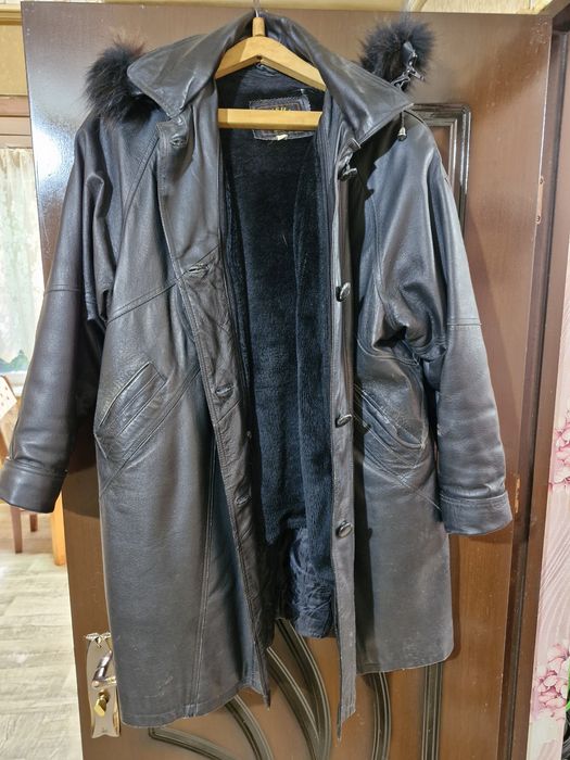 Продаётся женская кожаная куртка.