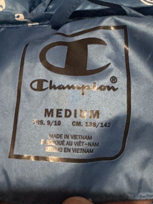 Яке Champion ново