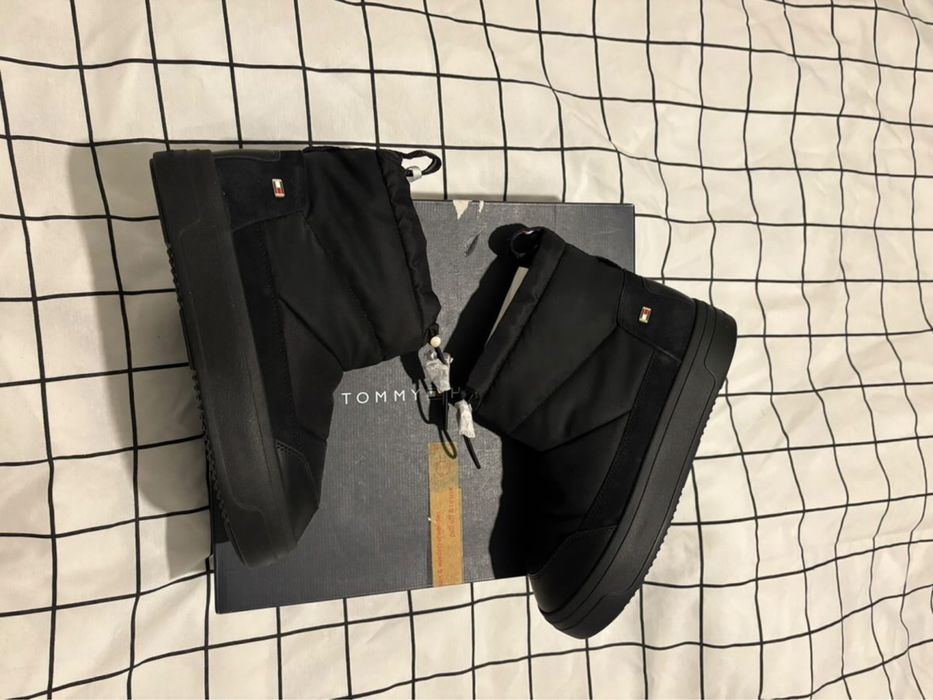 Нови дамски апрески ботуши боти Tommy Hilfiger 41 номер! НОВИ!!!