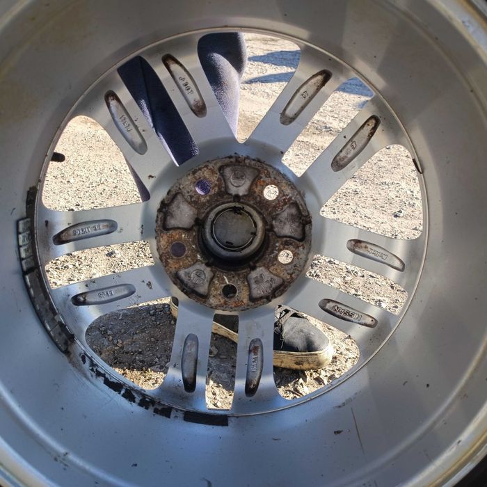 Nissan juke джанти със гуми 17 цола