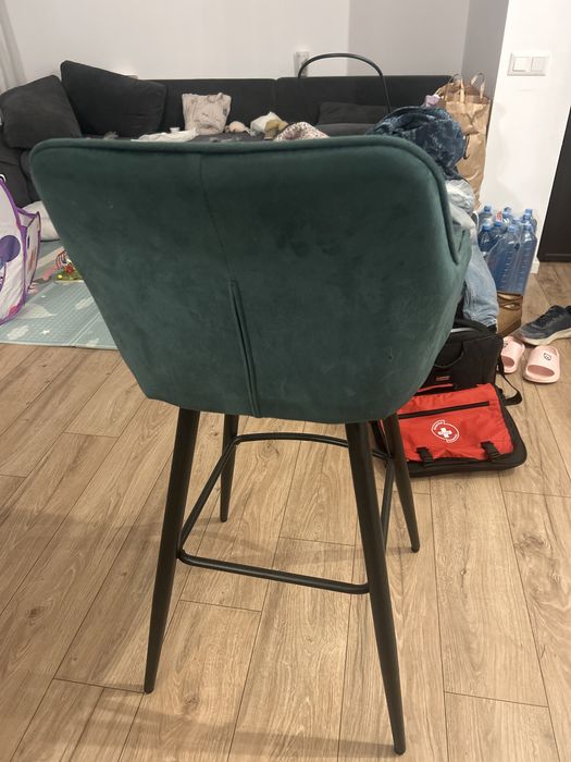 Scaun bar inalt model tapitat verde