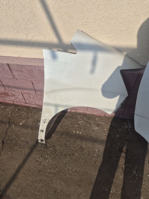 Toyota alphard  Есик крила