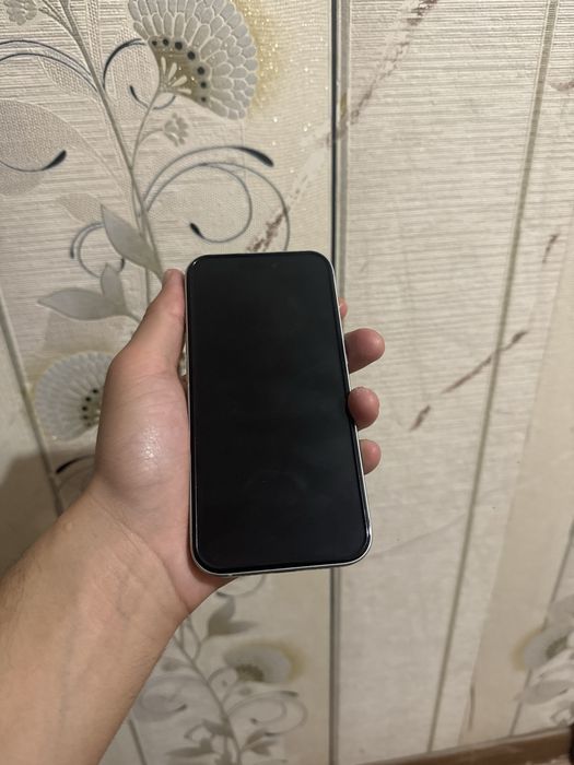 Продам Iphone 15 в хорошем состоянии