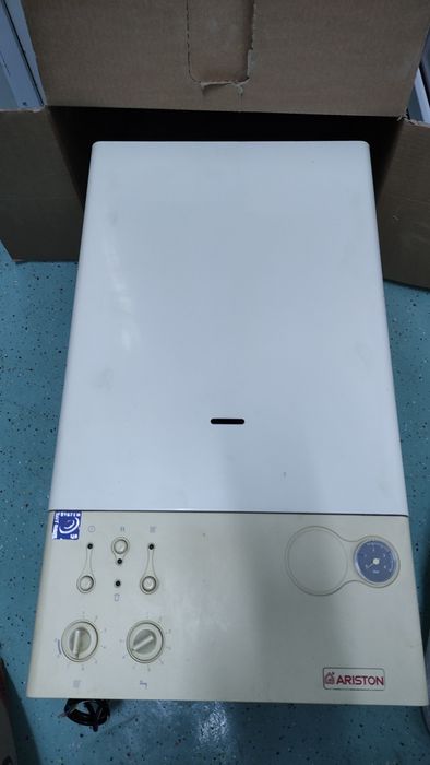 Centrala ariston sau bosch