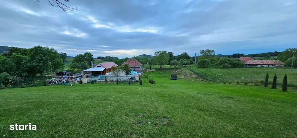 Vând casă în zece Hotare – ideală pentru locuit sau casă de vacanță