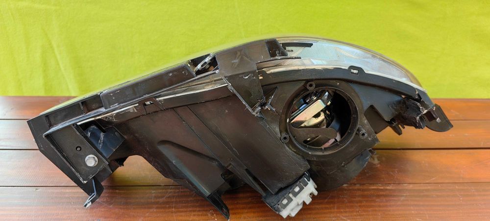 Ляв фар за Subaru Impreza Xenon / Субару Импреза Ксенон
