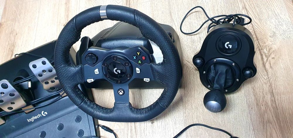 Gaming Volan Logitech G920 Volan+pedal+schimbător+adapter 

Funcționea