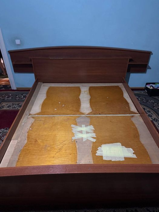 Мебель, кровать+2та тумбочка