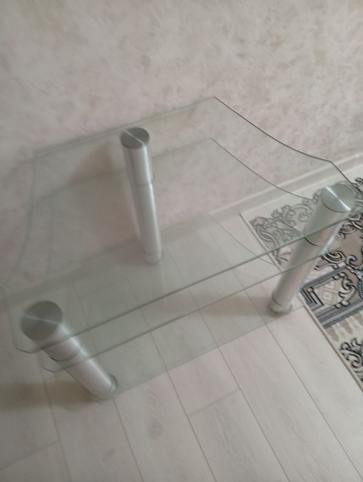 Столик стеклянный