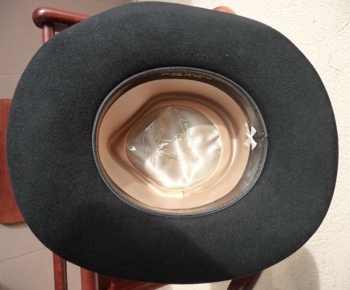 Шапка от козина на кенгуру уолаби