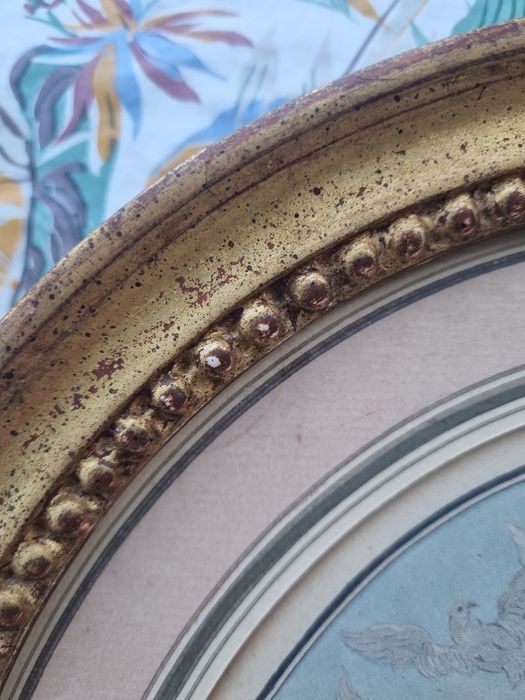 Tablou vintage rotund – gravură după Fragonard, ramă aurie eleg