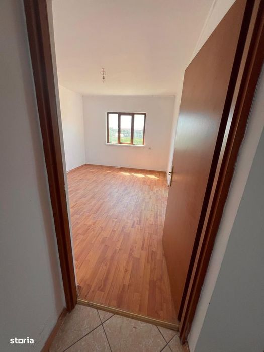 Casă S+P+1 cu terase mari și teren2700 mp – Orlești