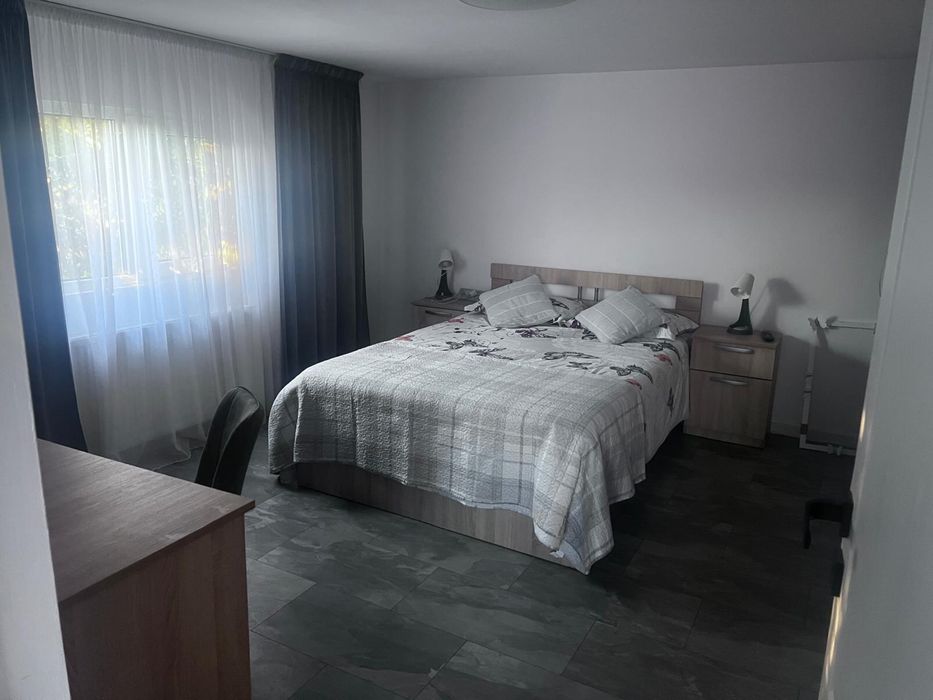 Casa / doua apartamente mari