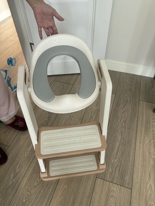 Горшок , сидушка на унитаз