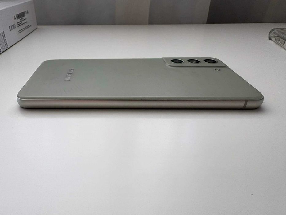 Samsung Galaxy S21 FE 5G – маслинено зелен, с кутия