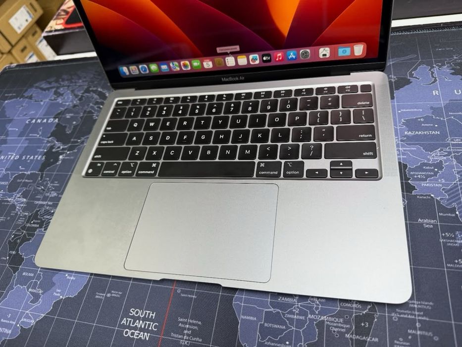 MacBook Air 13 M1/8Gb/SSD256Gb/63ц