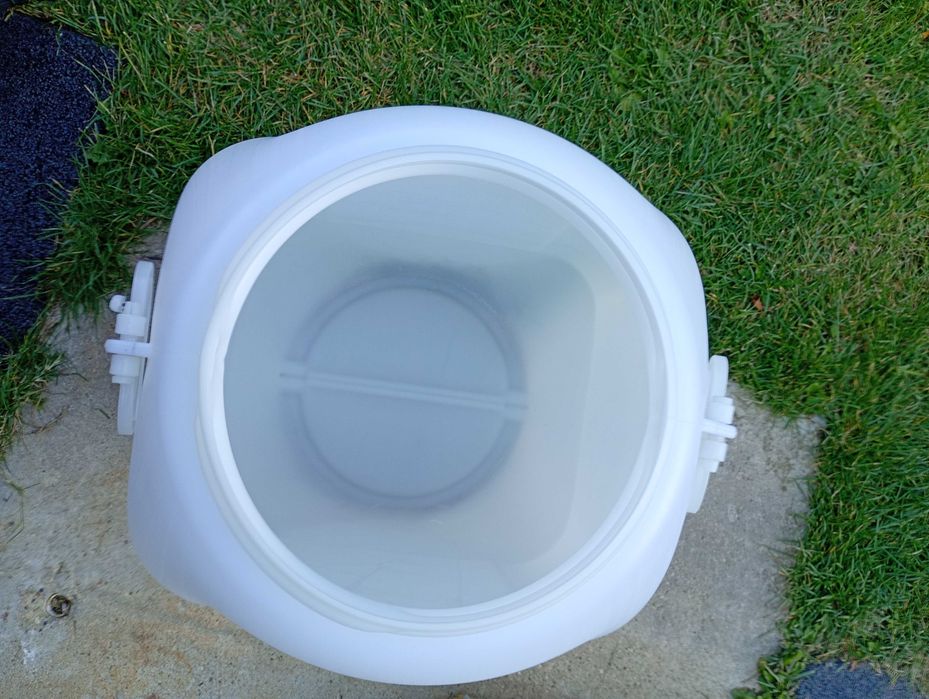 Бидони и туби ..