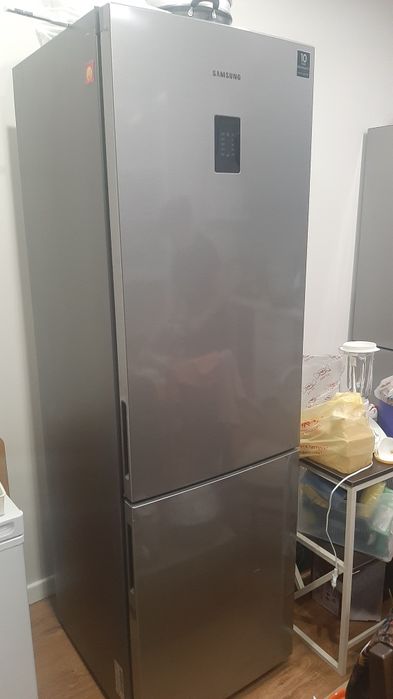 Холодильник Самсунг-2020 г.в