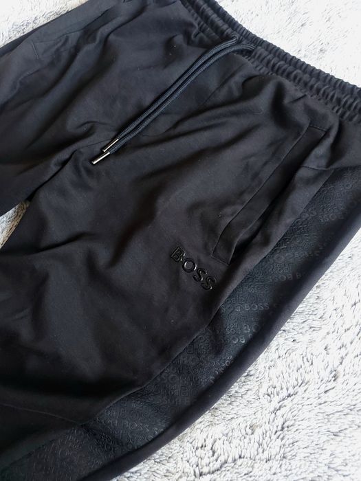 Hugo Boss , XL 36  размер , мъжко долнище ,нов модел ,оригинал